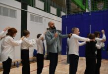 Школьники Губкинского улучшили навыки коммуникации на тренинге известного бизнес-коуча из Казани