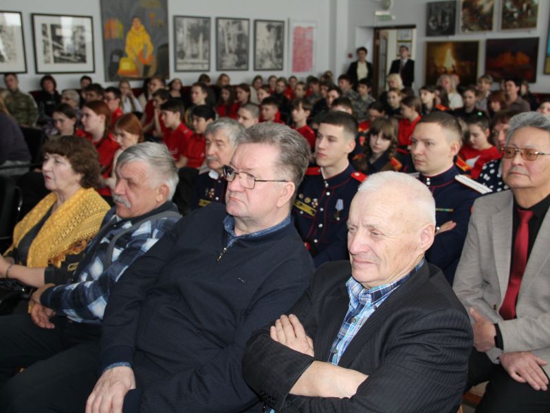 Показавший количество погибших на СВО назаровцев глава округа Александр Гейнрих прогулял урок в честь ее годовщины