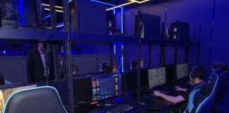 Алексей Текслер и Никита Нагорный посетили фиджитал-центр