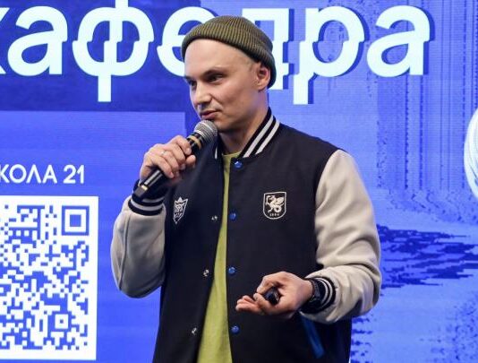 Где лучше пока обойтись без ИИ, обсудили ученые КФУ на «Ночной кафедре» | Медиа портал
