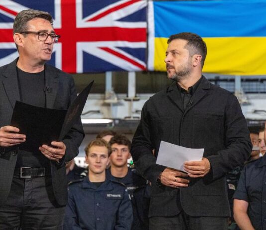 Зеленский стал первым иностранным гостем премьера Бёрнема